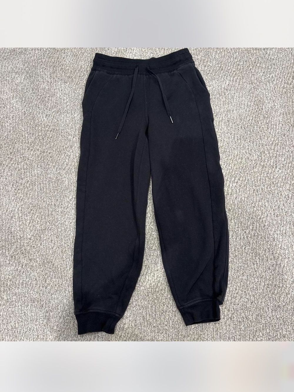 Black Lululemon Cuffed Sweatpants size 4